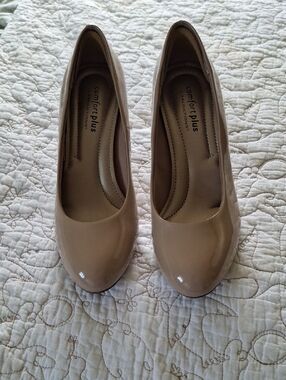 comfort plus by Predictions Nude Patent Round-Toe Pumps